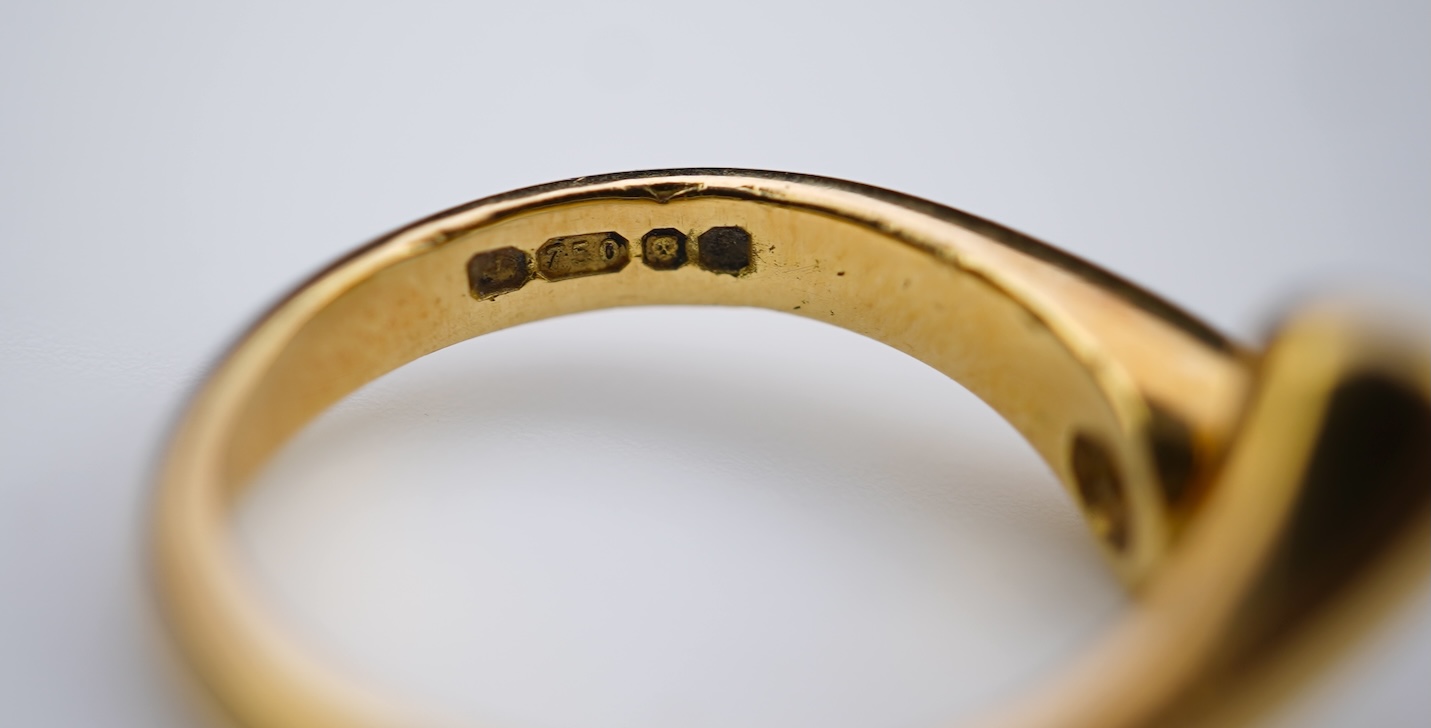 A diamond torque ring